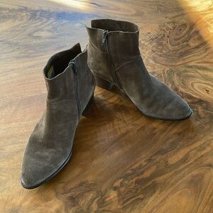 Paul Green Nicole Booties - beige brown suede- women’s size 10 US / 7.5 UK